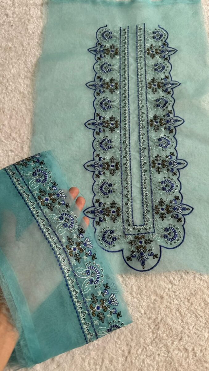 Neckline + Yard line