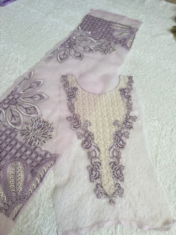 Neckline + Pair of Bunch