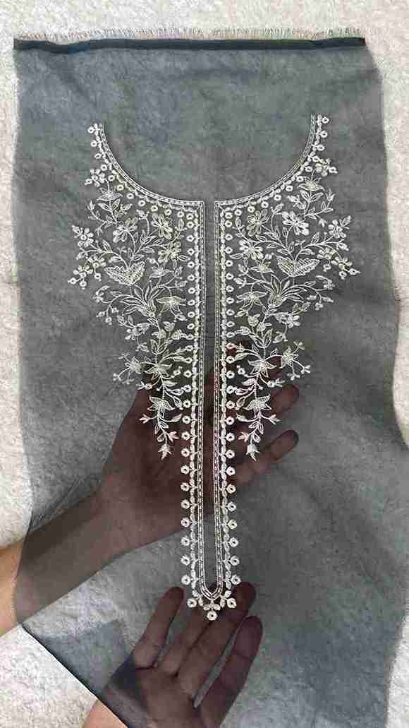 MariaB Neckline