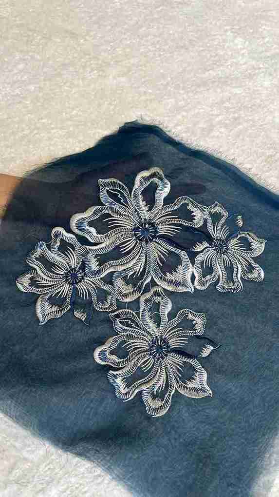 Heavy Flower motif