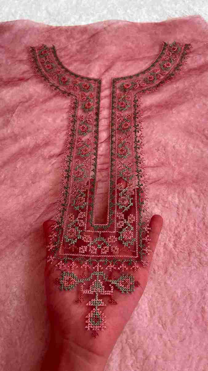 Neckline